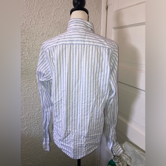 Abercrombie and Fitch  muscle down shirt - Picture 2 of 3